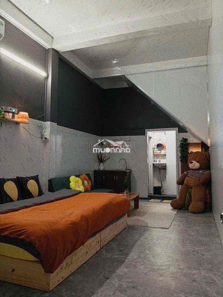 Cho thuê nhà nguyên căn.đầy đủ nội thất 2pn2wc. bùi viện q1