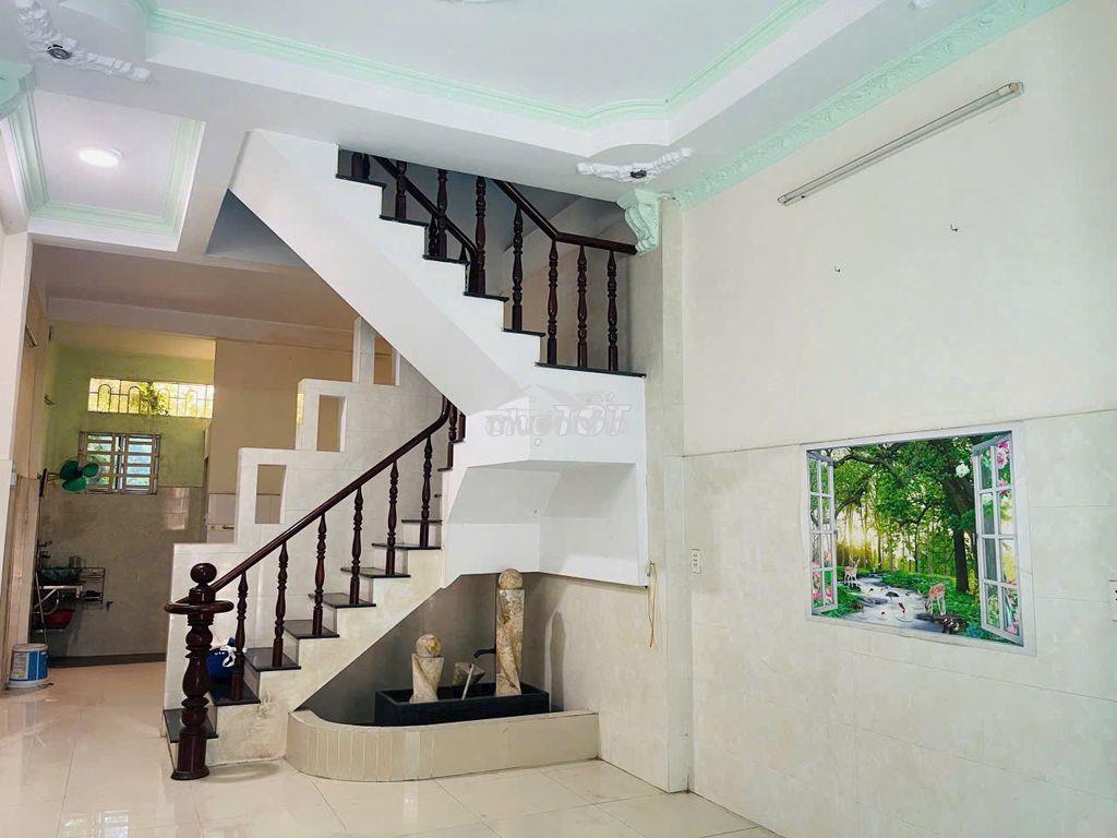 Cho thuê nhà hẻm 536/2 bâu cơ - dt 4 x 17 đúc 1 lầu : 2 pn , 2 wc  - 2