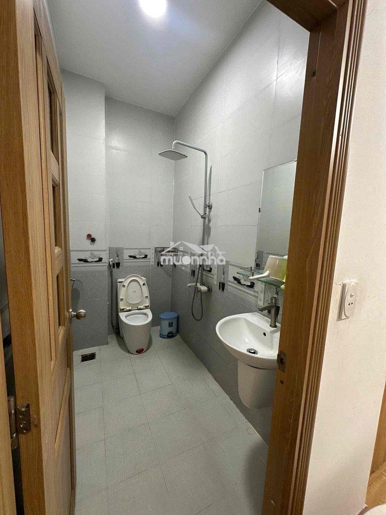 - Nhà trống sẵn  hxh thống nhất, gò vấp dt: 4x17 - 67m trệt + 4 lầu - - 3