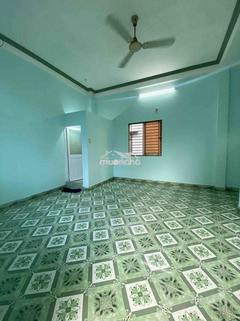 Cho thuê phòng 2,6tr đường bà hom q6 dt 20m2 tầng 1 - 2