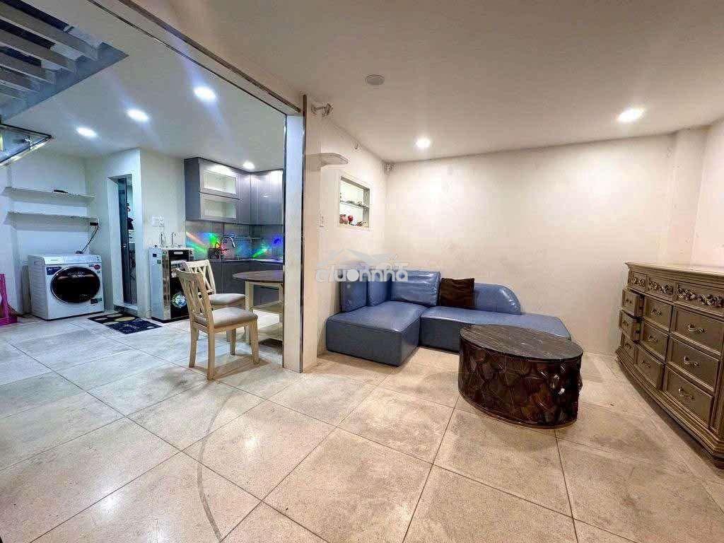 🏠🏠 Cho thuê nhà bến vân đồn, p.2, q.4
💢 dt 8m ❌ 5m, kết  - 3