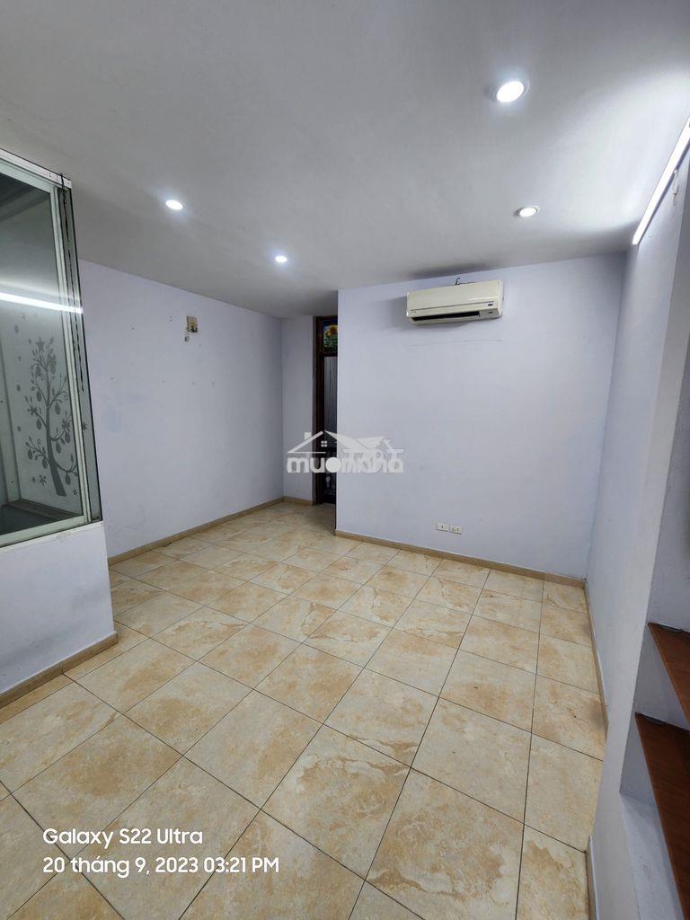 Văn phòng giá rẻ 3triệu diện tích 18m2 tại trần quang diệu - đống đa - 3