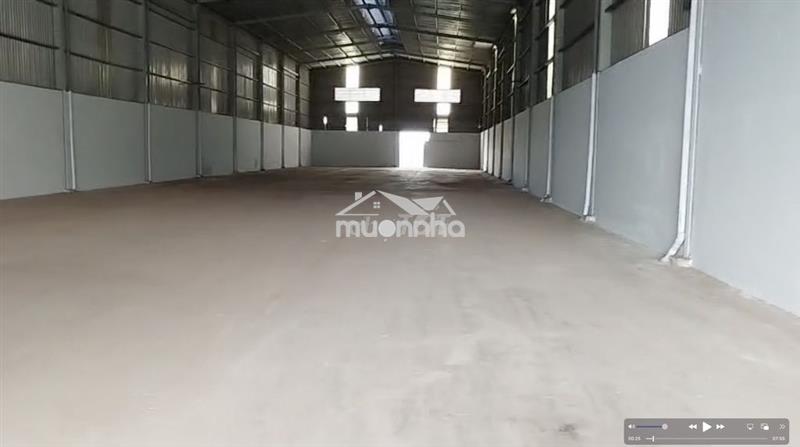 1600m kho sạch sẽ, mặt tiền rộng 10m, dt 747b, p tân khánh