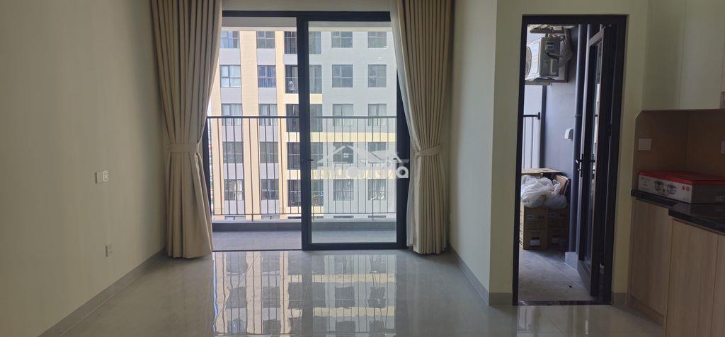Cho thuê căn 2pn at sky garden 74m2 sẵn 2 máy lạnh rèm giá 6tr cọc 1t - 3