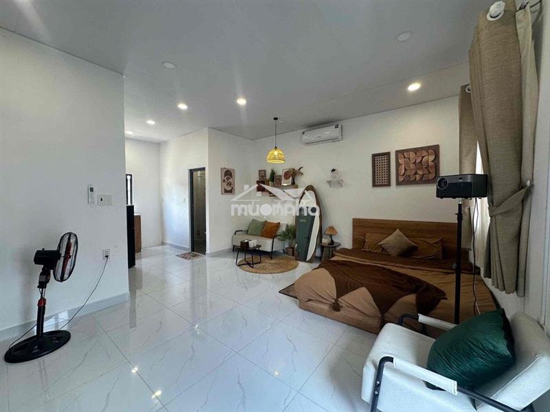 Căn hộ ban công, full nội thất như hình