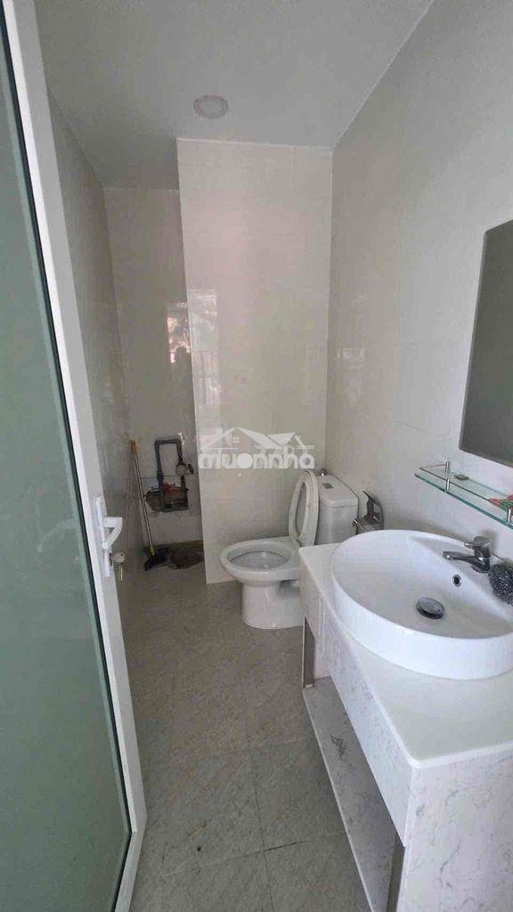 Cho thuê vp đường 23  lầu 3 có thang máy 7m x 20m - 4