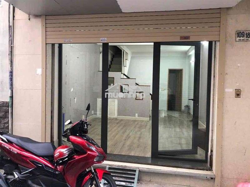 Nhà nc sát mt hxh tr 2 lầu 4pn 3vs trần khắc chân q1