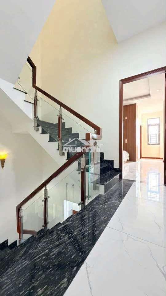 Nhà 2 lầu mặt tiền buôn bán gần nguyễn thị khắp - 4