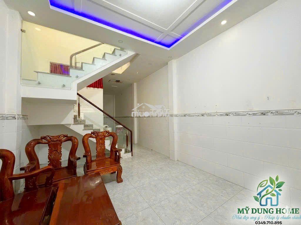 Cạnh trường phong phú - hxh - nhà mới 2 tầng - sân để xe rộng - 3.7 tỷ - 3