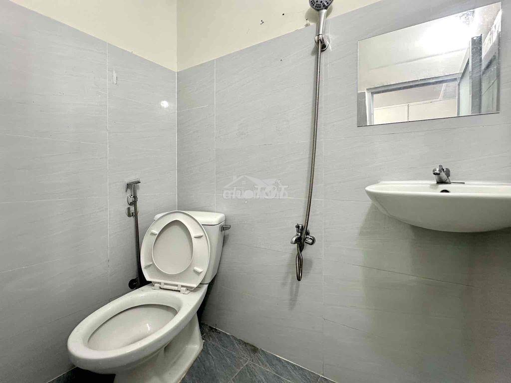 Quận 6 ban công full nội thất - 4