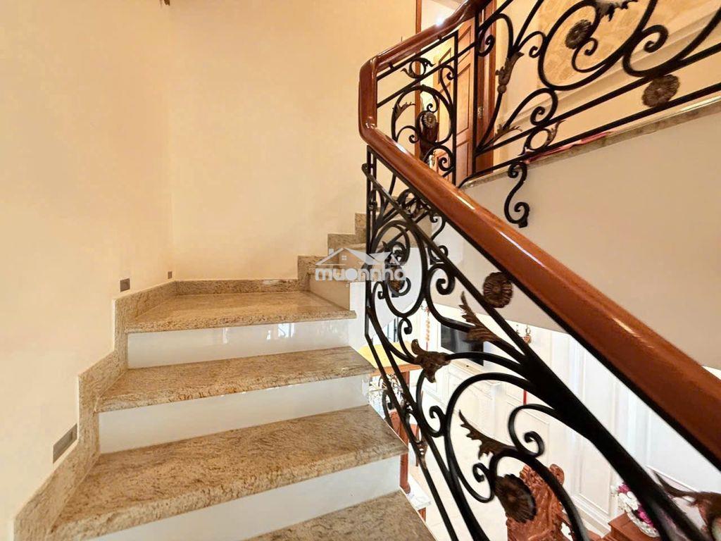 Cho thuê nhà đường d7 - kdc phạm hữu lầu , quận 7 . - 2