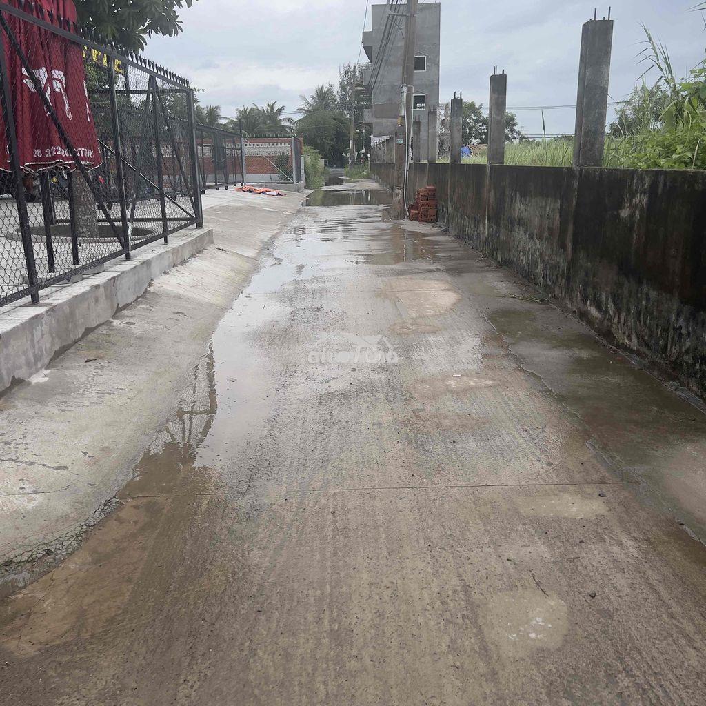 Phòng trọ cach kcn le minh xuan 2,5km - 3