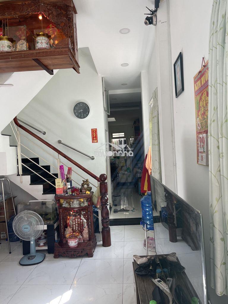 Nhà quận 4  gần chợ 200 - 4