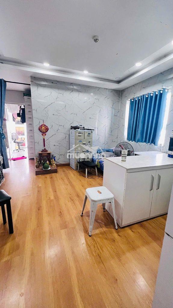Cần bán chung cư 8x đầm sen - căn góc (đã có sổ hồng)