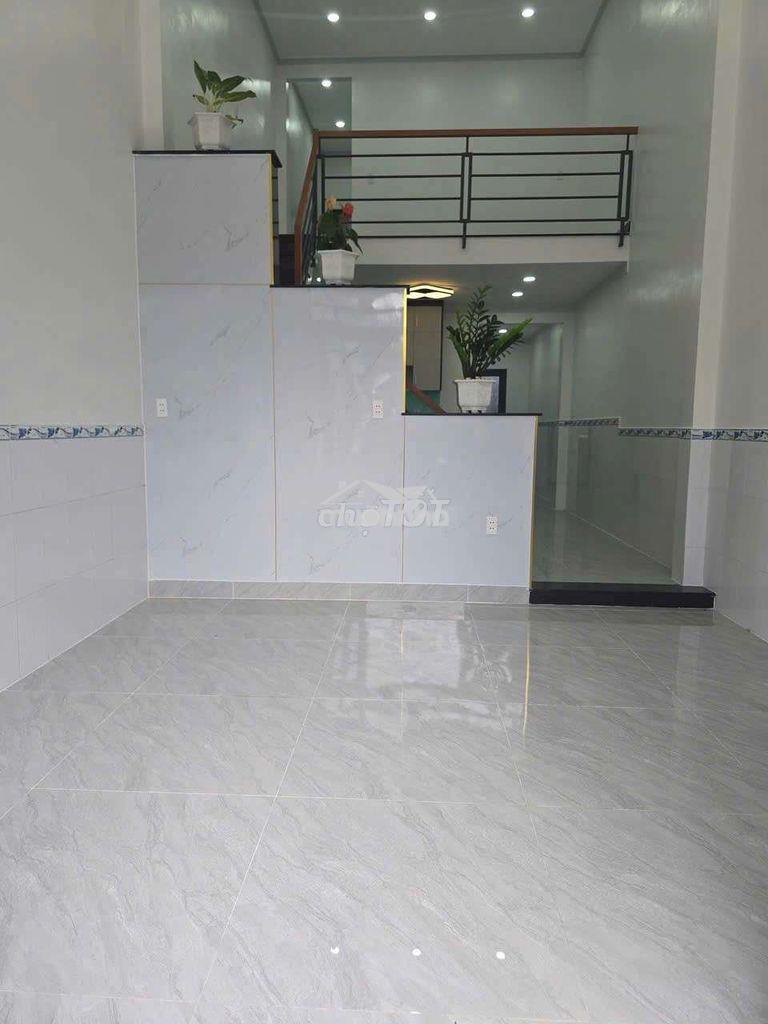 Cho thuê nhà bà điểm 5 dt 4x15 -lửng -2pn -2wc , hẻm xe hơi