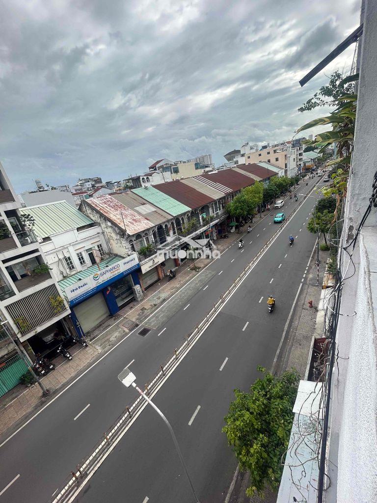 Chung cư trần hưng đạo 65m mặt tiền đường trần hưng đạo chỉ 2xx tỷ