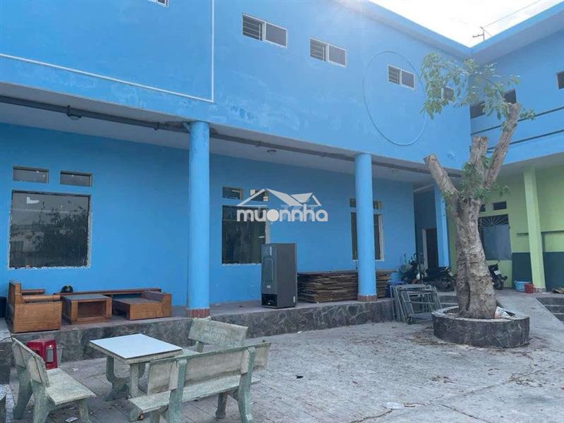 Chính chủ cho thuê nhà xưởng 1350m2 đường con giá tốt