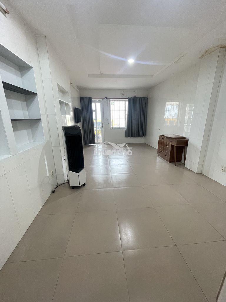 Cho thuê mt lê quang định 4x14m 3 lầu sàn suốt, 30 triệu, kd tự do  - 3
