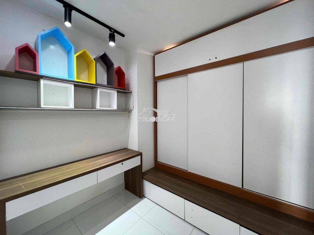 Cho thuê căn hộ 3 phòng ngủ 2wc. chung cư garden gate. gần sb tsn - 4