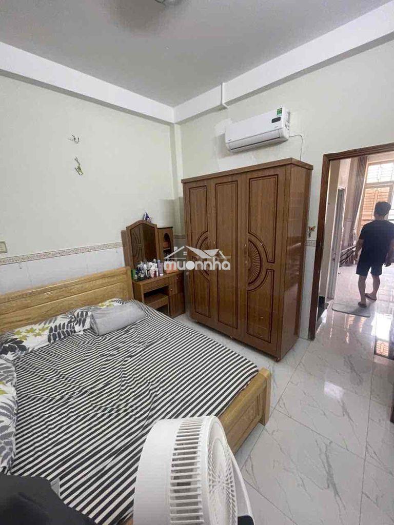 Cho thuê nhà ngay cầu chữ y, 4 tầng 4 phòng ngủ , giá 11 triệu