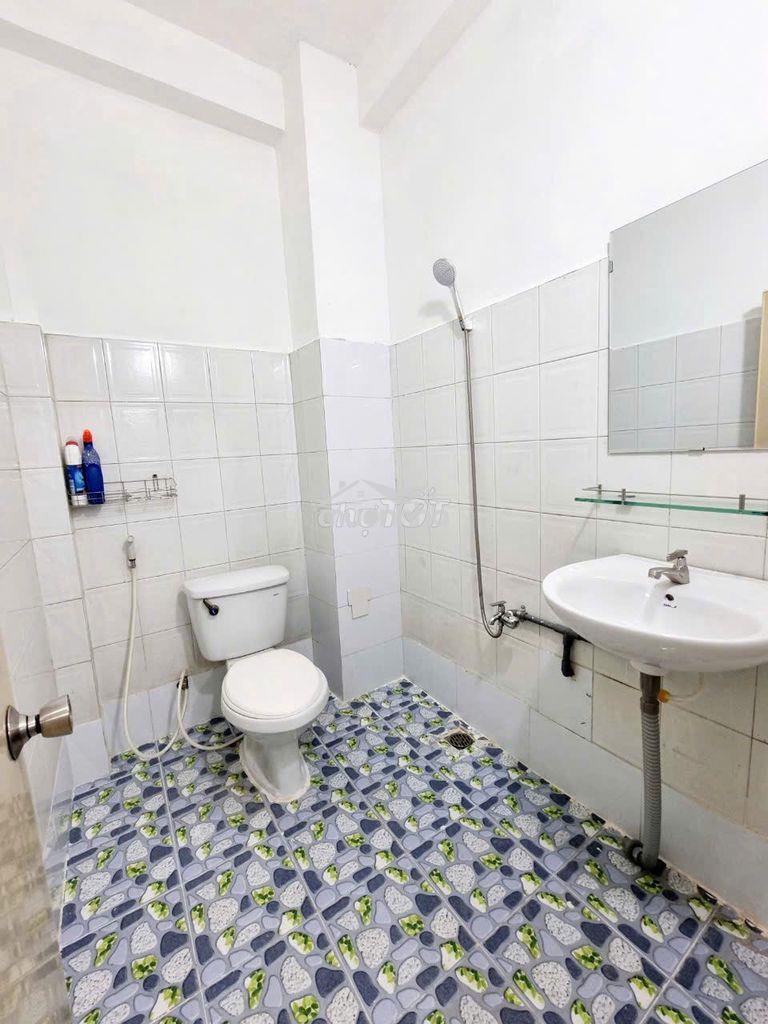 Nhà mơi ngay phan đăng lưu gần chợ bà chiểu full nội thất - 3
