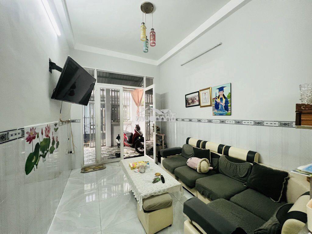 Cạnh chợ thủ đức không ngập 50m2 căn góc 3 tầng cho thuê 9tr/ tháng  - 2