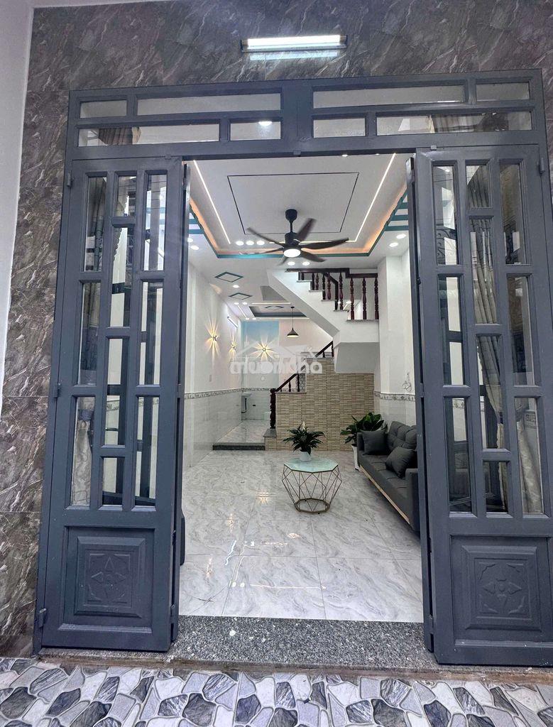 Nhà nở hậu ở hóc môn bán 500tr gần chợ xuân thới sơn