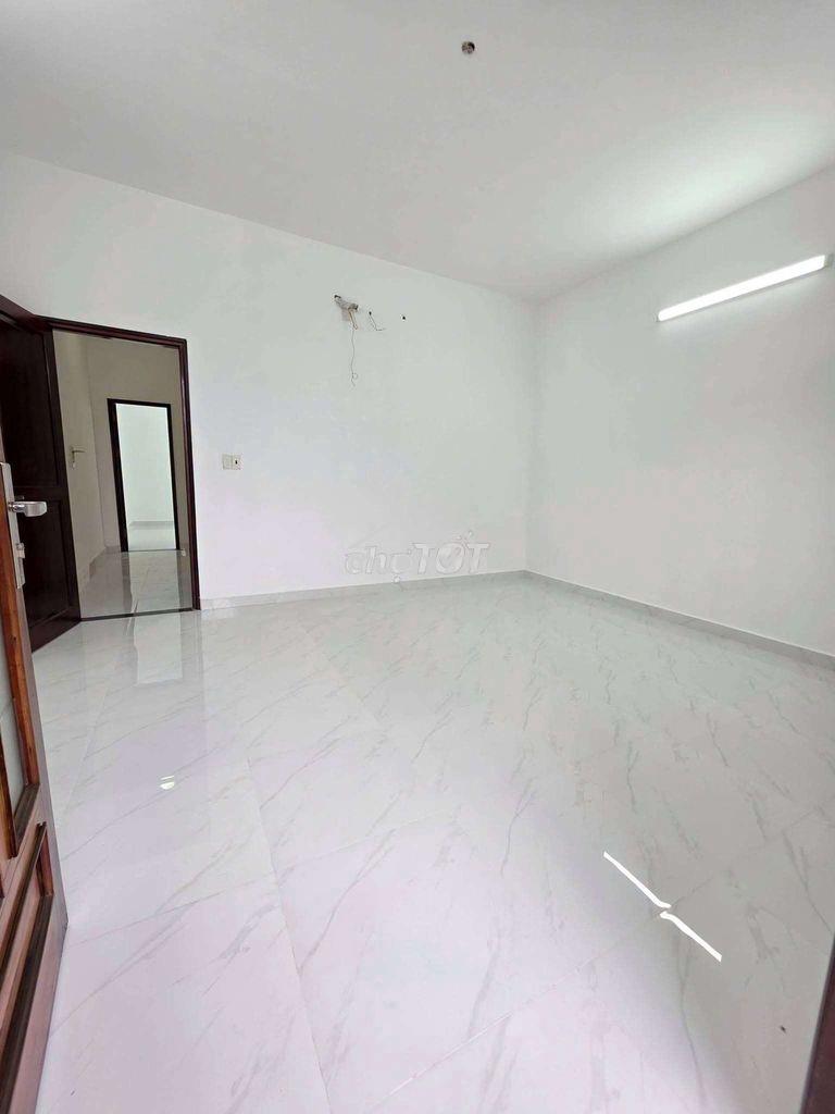 Nhà lầu đường 8m khu dân cư cao cấp giá 10 triệu  - 4