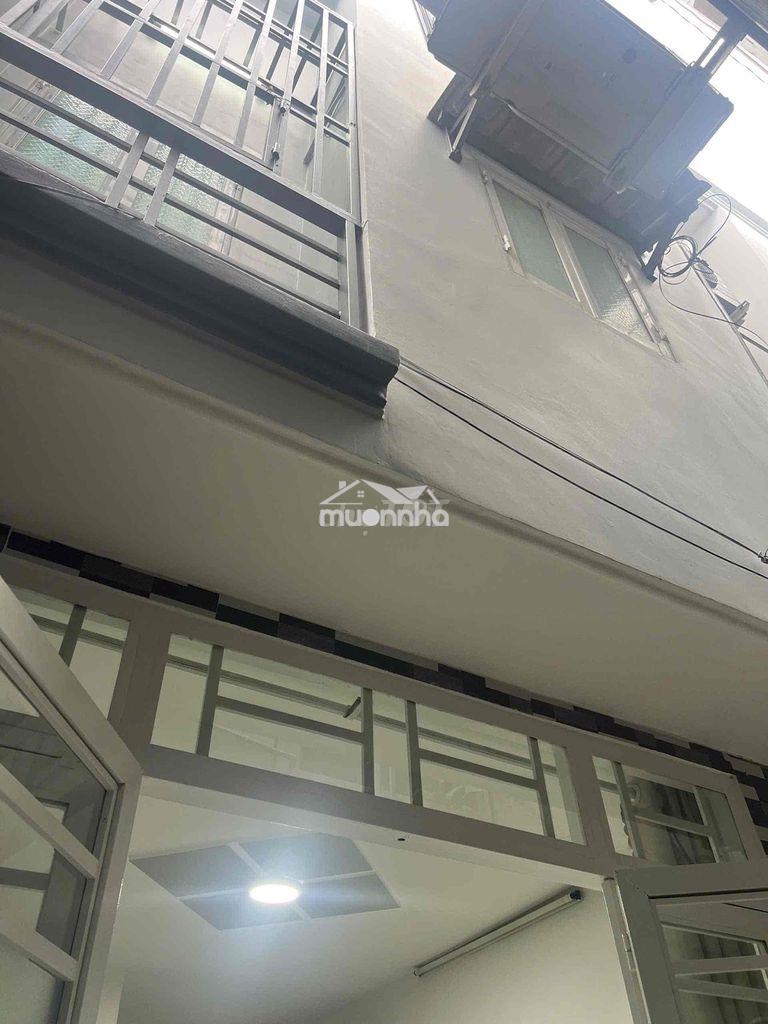 Nhà 2 lầu 2pn, 2 toilet, sổ hồng đồng sở hưu