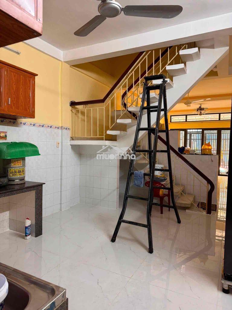 Cho thuê nguyên căn nhà mới hẻm xe hơi - 2