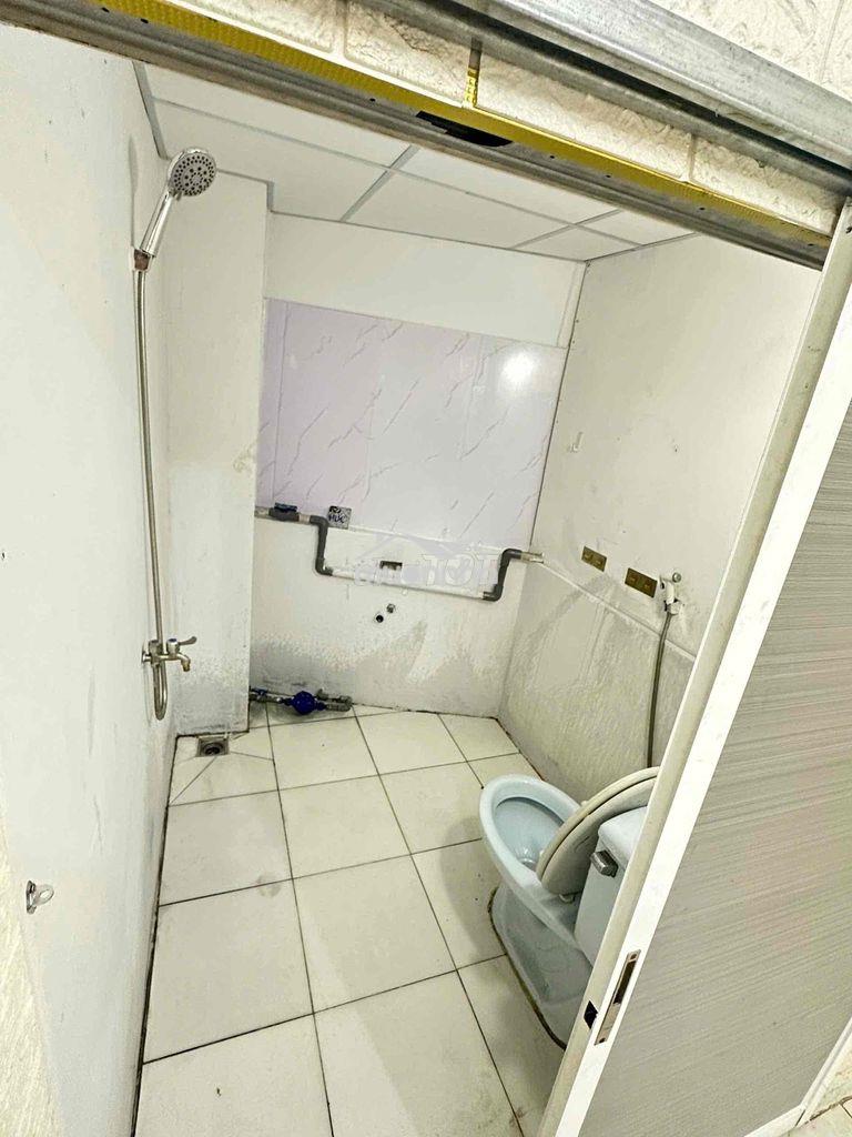 Phòng giá rẻ ngay ngã tư nơ trang long với lê quang định - 4