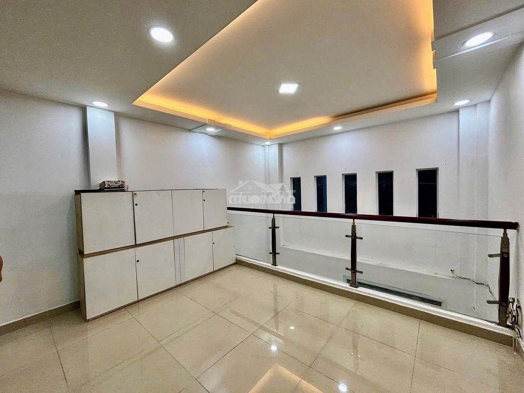 Cho thuê hxh trần khắc chân q1 - 4 tầng, 2pn, st, giá 22tr - 3