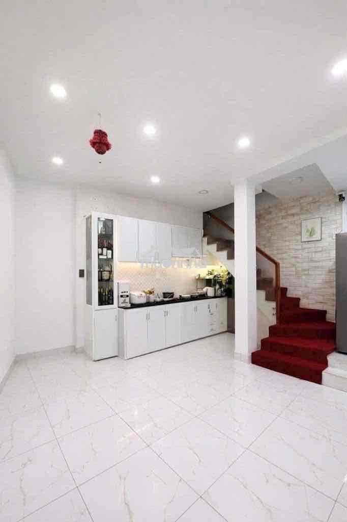 Nhỉnh 5 tỷ - phan xích long phú nhuận - hẻm 3m thông - 3 tầng btct - 3 - 3