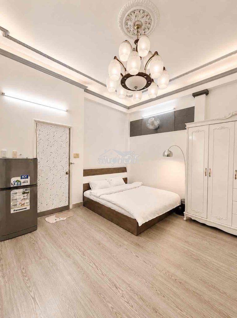Phòng bancon 35m2 full nt ngay lê văn sỹ q3 - 2