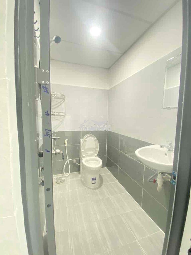Studio cửa sổ đầy đủ nội thất tại tân bình - 4