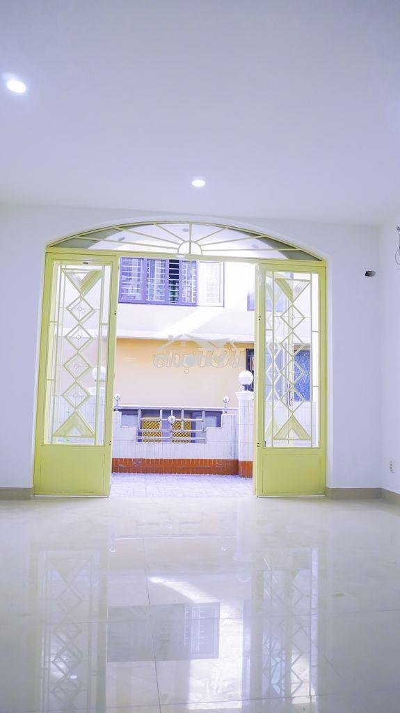 Nhà 3 tầng quận 5 – hẻm ô tô, 2 mặt thoáng trước sau, 5 phòng – 4 wc - 2