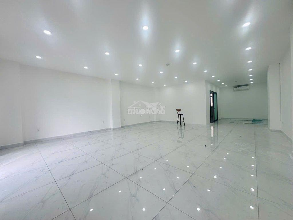 Văn phòng 80m2, sàn trống, có máy lạnh, hầm xe ở vạn phúc. giá 13 tr - 3