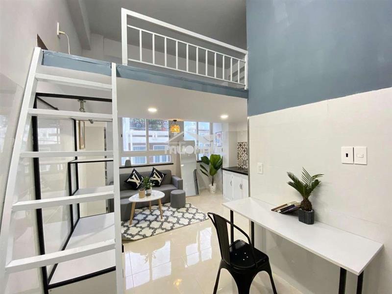 Căn hộ duplex full nội thất có thang máy gần đại học uef