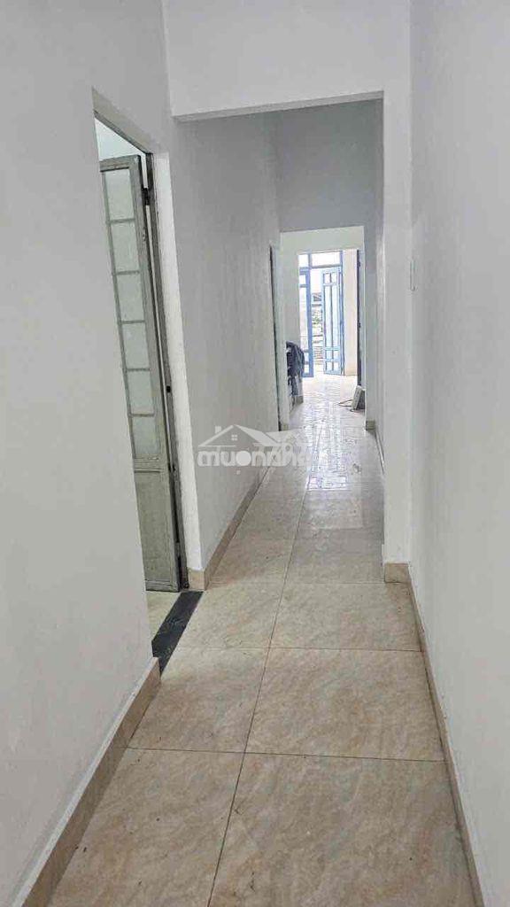 Cho thuê nhà - mặt tiền đường liên ấp 1-2:  7tr/ tháng.  dt: 4m x 23m - 4