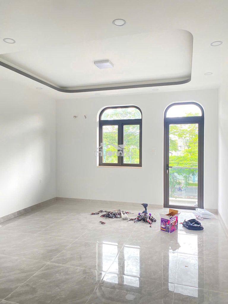 Nhà mặt tiền - 2