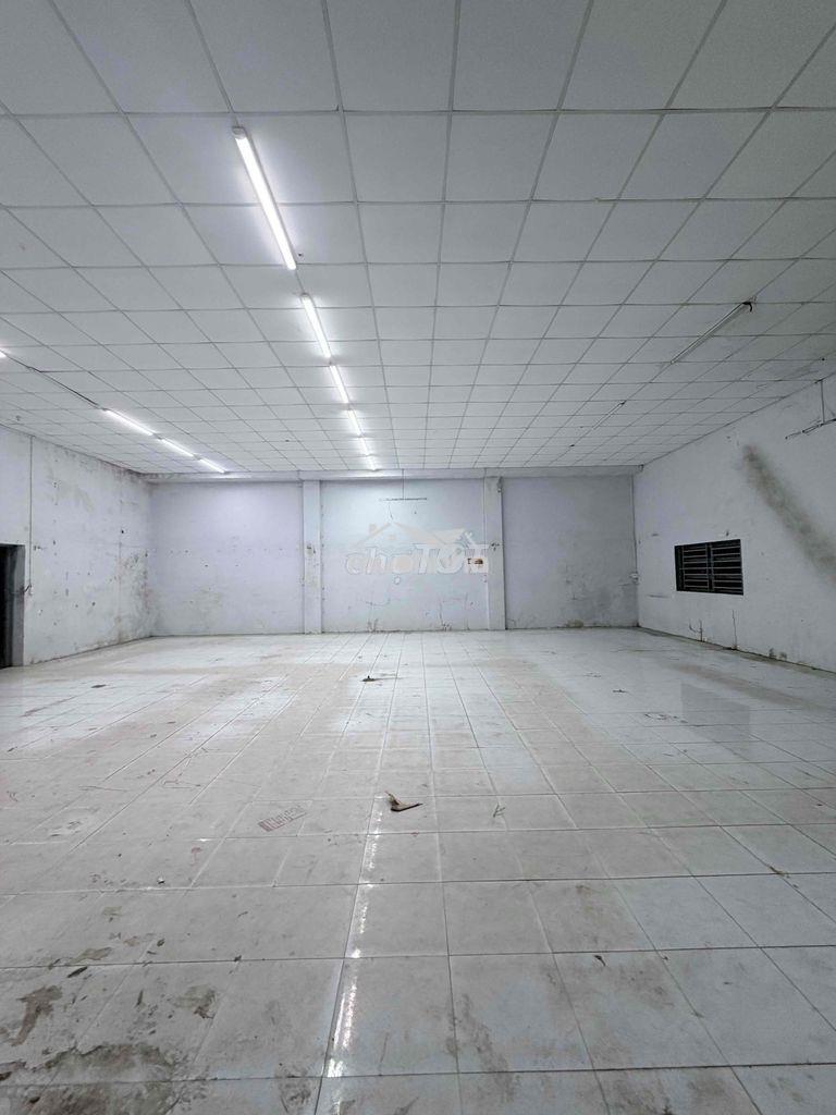 Cho thuê kho 600m2 15tr - giá cực mềm - điện 3pha - đường xe tải lớn