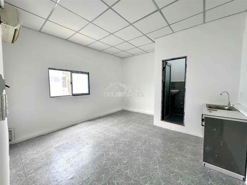 Studio full nội thất ở được 2-3 người gần cầu vượt cây gõ