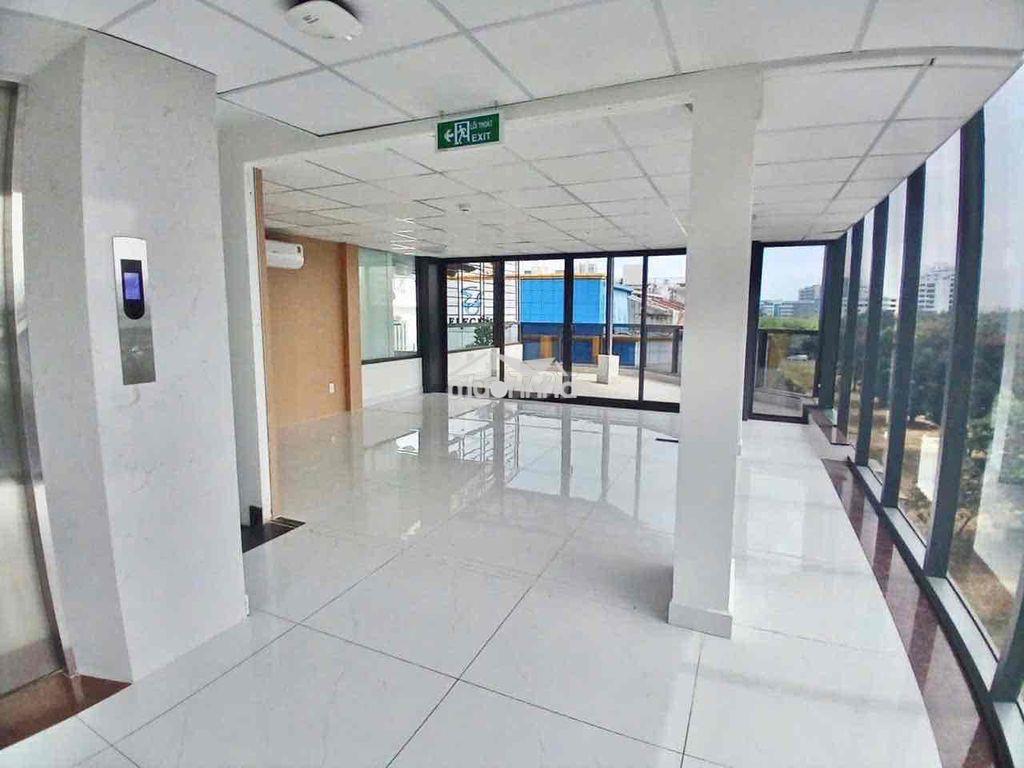 Cho thuê căn góc 3 mặt tiền- có thang máy- 85 triệu - 2