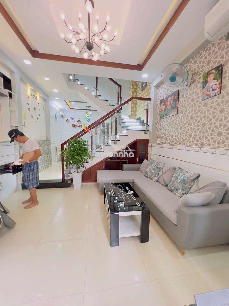 Cho thuê nhà đúc lầu mới đẹp đường số 51 p14 gò vấp 4 x8 có nội thất