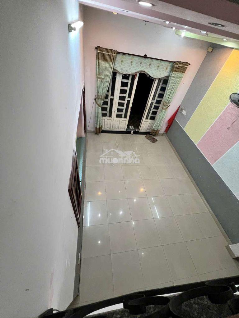 Cho thuê nhà nguyên căn 11 triệu  - 2