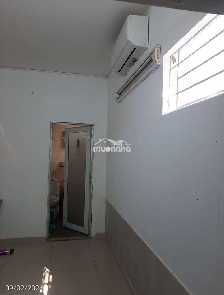 Nhà riêng biệt, thoáng mát, gần q1,2,3,pn. - 4