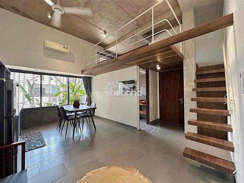Căn hộ duplex tone gỗ ngay cầu hoàng hoa thám