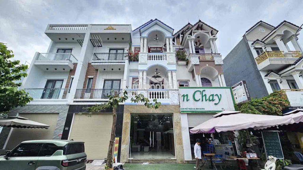 Nhà 2 lầu 1 trệt bình chuẩn,thuận an,có nội thất cơ bản,đường 7m - 2