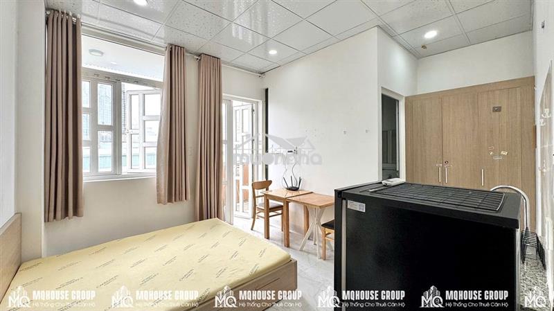 Balcony mặt tiền trần quang khải q.1 cầu bông hầm xe thang máy bảo vệ