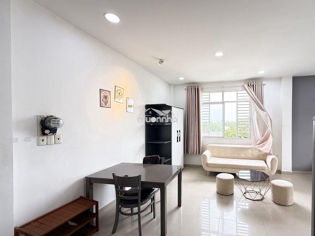 Căn hộ dịch vụ sân vườn 1000m2 - 2